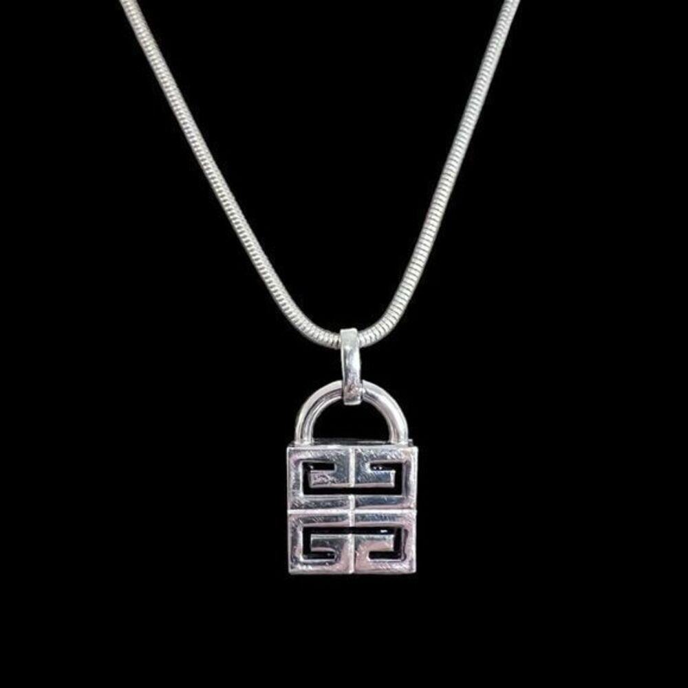 Rare Vintage Signed Givenchy Paris NY 1987 Silver Padlock‎ Necklace - Picture 2 of 7